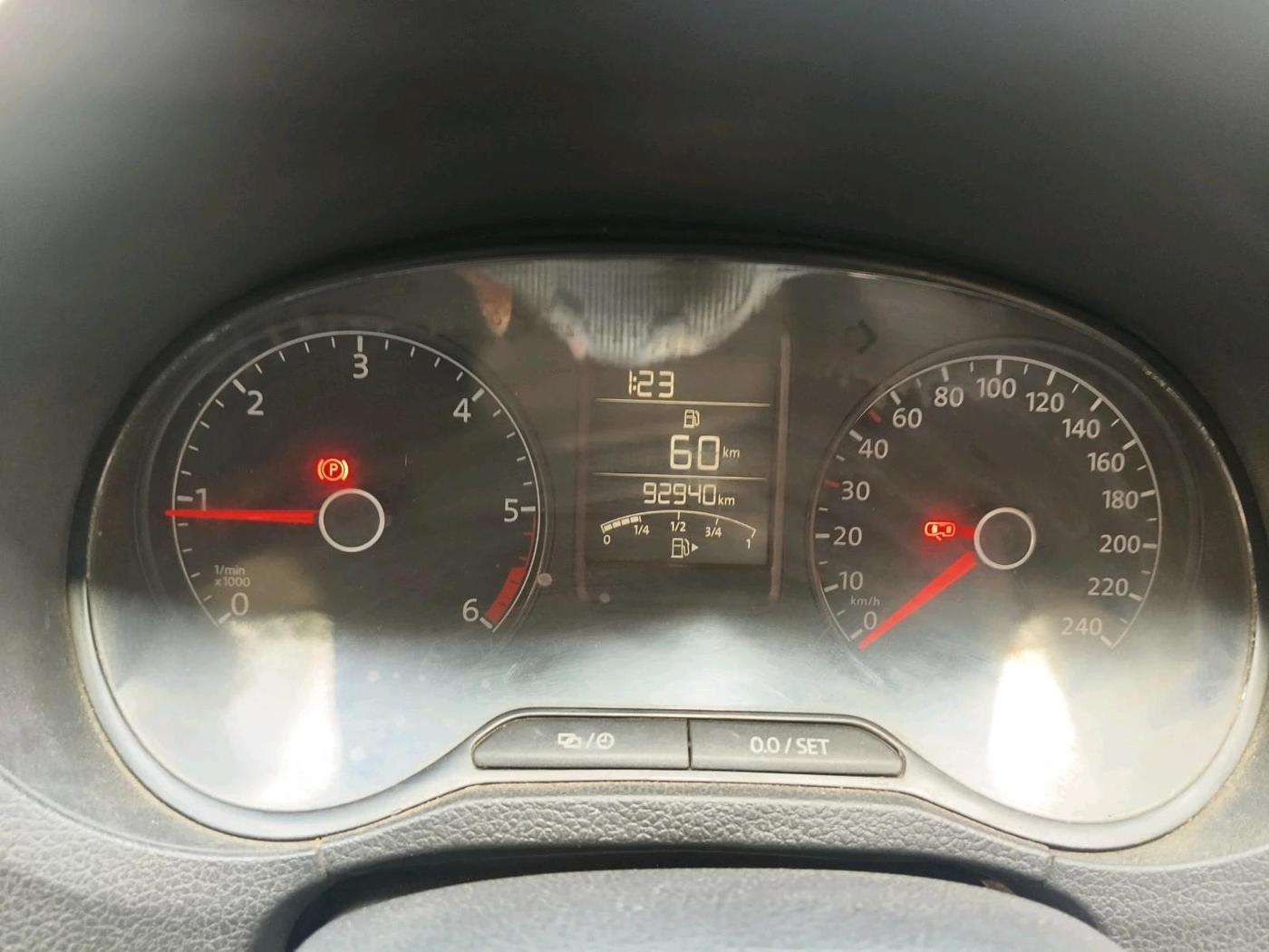2014 Volkswagen Polo HIGHLINE1.5L, Diesel, Manual, 92,940 km, interior