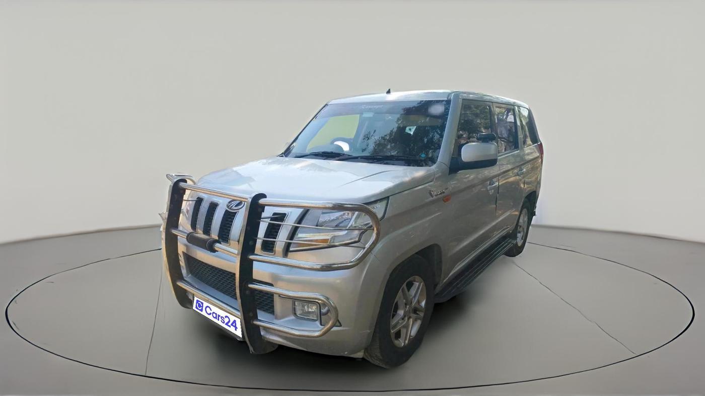 2018 Mahindra TUV 300 PLUS P8, Diesel, Manual, 10,01,020 km, exterior