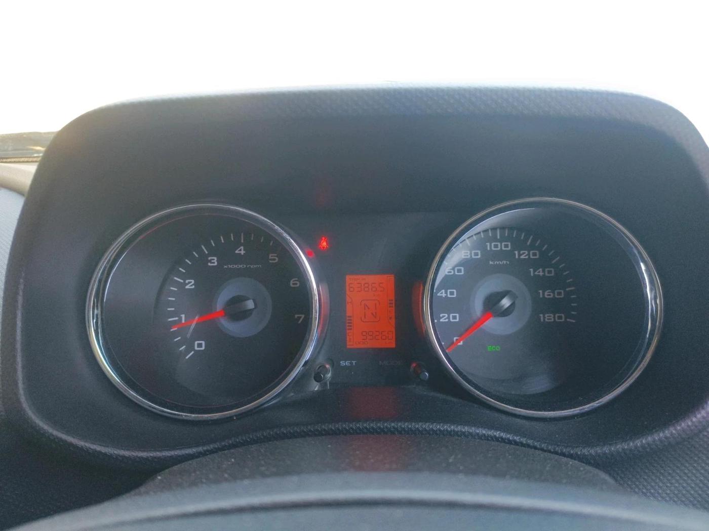 2018 Mahindra TUV 300 PLUS P8, Diesel, Manual, 10,01,020 km, interior