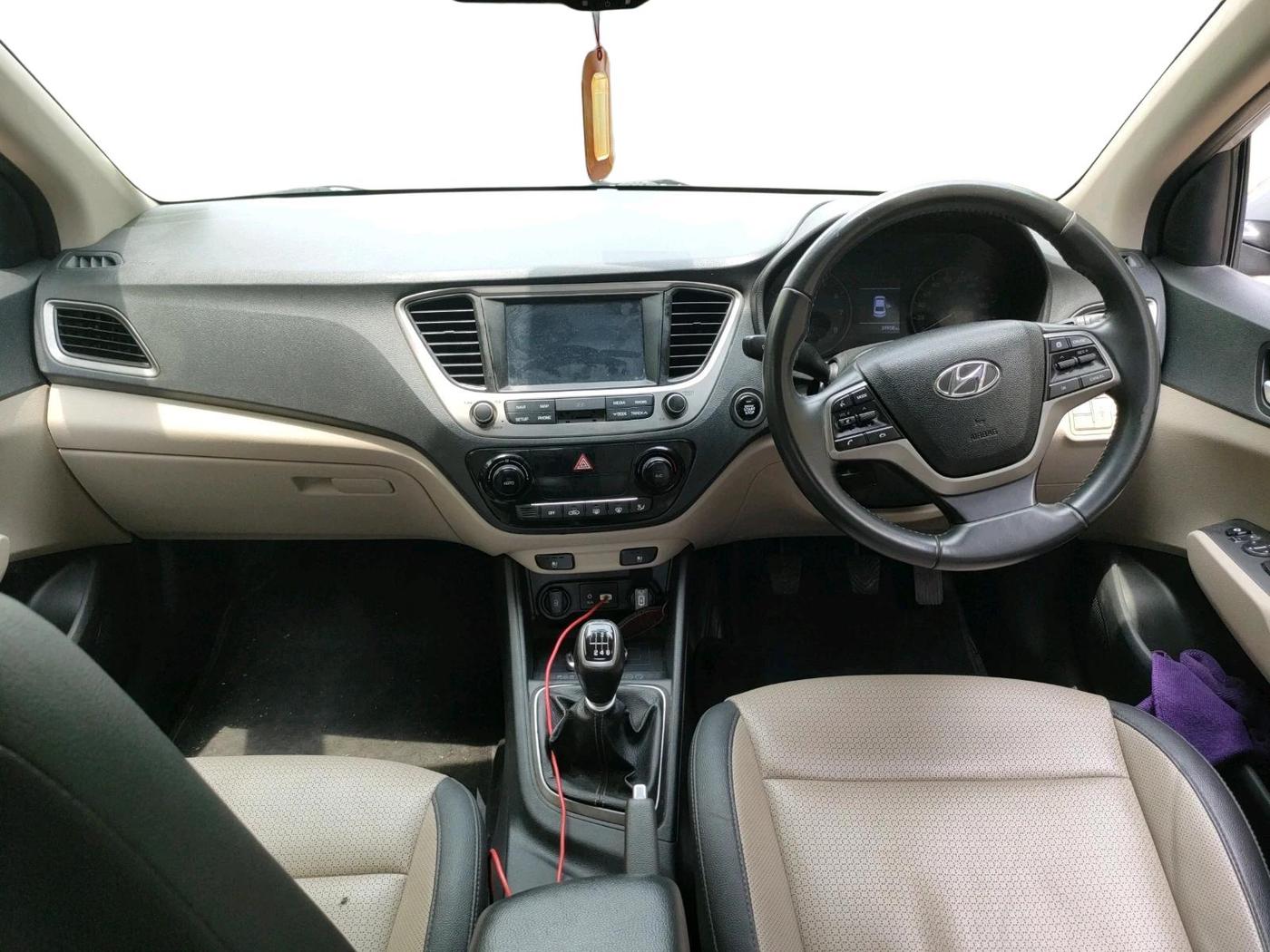 2019 Hyundai Verna 1.6 VTVT SX O, Petrol, Manual, 39,911 km, interior