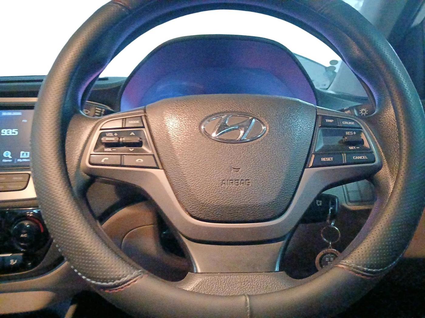 2017 Hyundai Verna 1.6 VTVT SX, Petrol, Manual, 94,434 km, interior