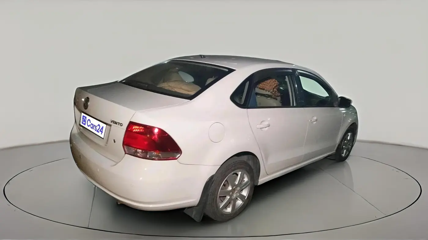 2011 Volkswagen Vento HIGHLINE 1.6 MPI, Petrol, Manual, 87,381 km, exterior