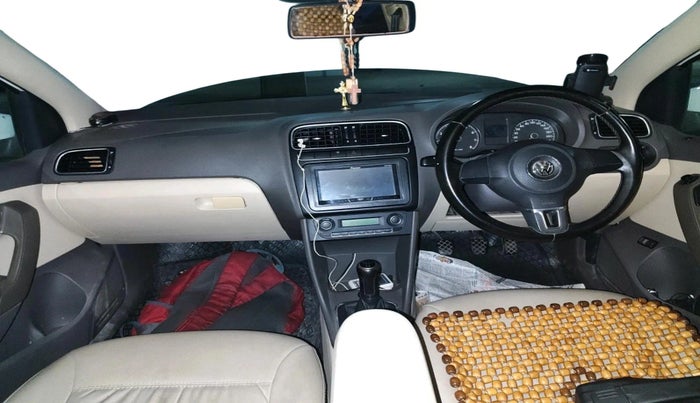 2011 Volkswagen Vento HIGHLINE 1.6 MPI, Petrol, Manual, 87,381 km, interior