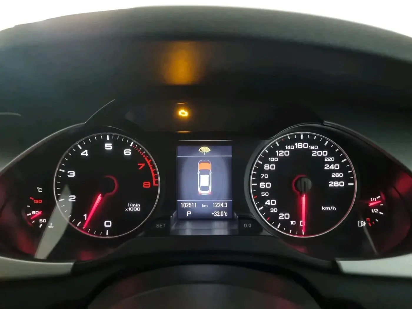 2010 Audi A4 2.0 TFSI, Petrol, Automatic, 1,02,511 km, interior