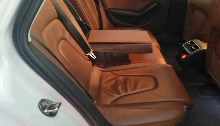 2010 Audi A4 2.0 TFSI, Petrol, Automatic, 1,02,511 km, interior