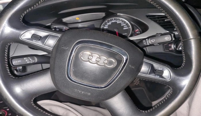 2010 Audi A4 2.0 TFSI, Petrol, Automatic, 1,02,511 km, interior