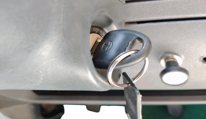 2005 Tata Indica V2 DLS, Diesel, Manual, 1,00,910 km, interior