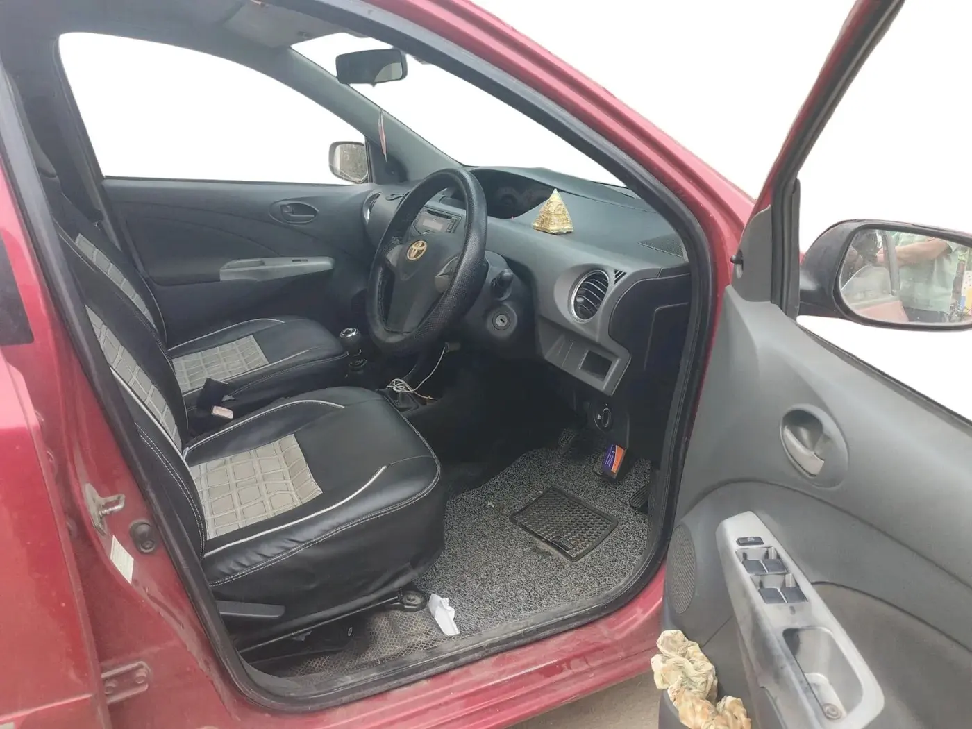 2012 Toyota Etios VD, Diesel, Manual, 2,08,890 km, interior