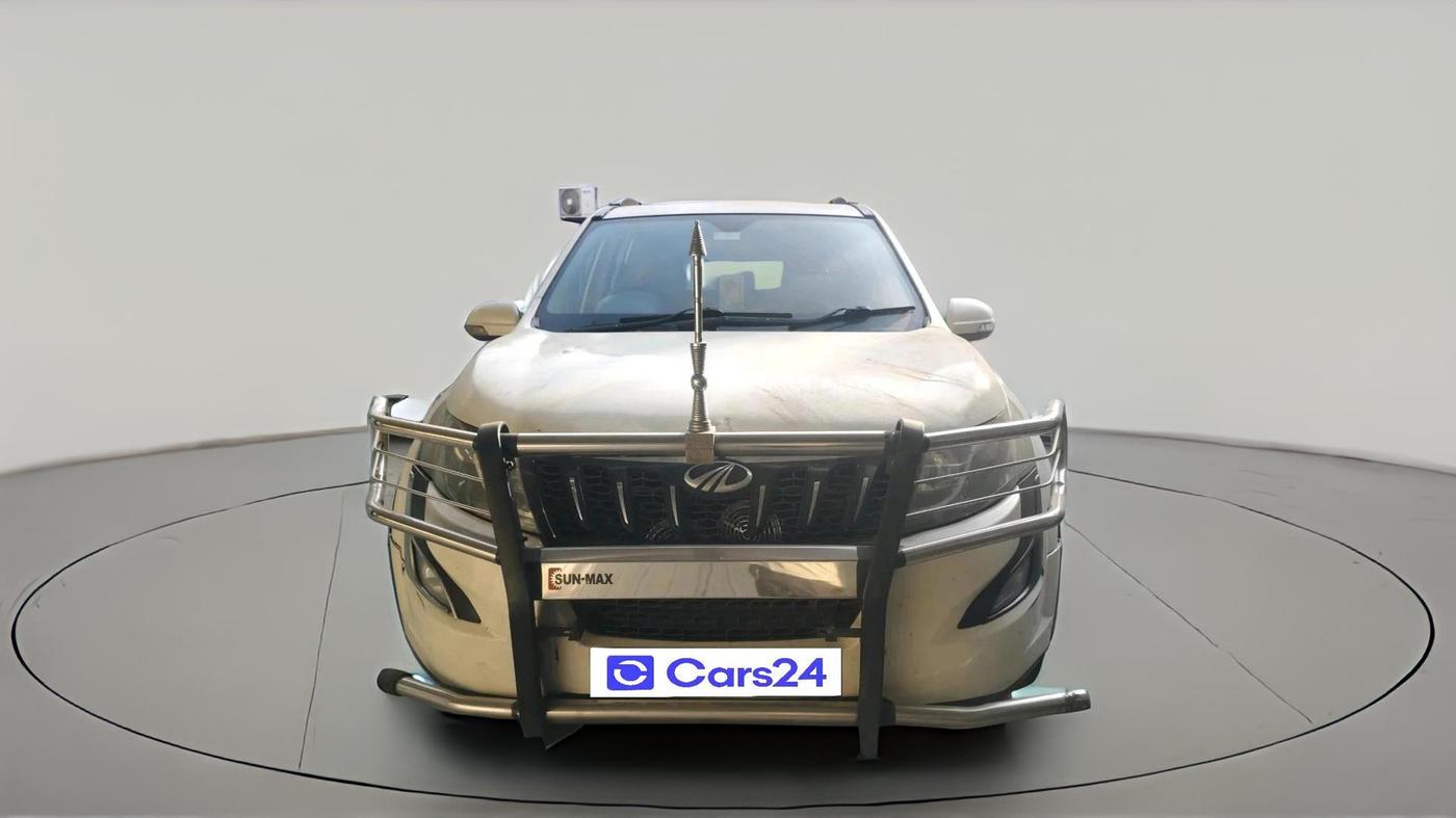 2015 Mahindra XUV500 W10, Diesel, Manual, 1,29,720 km, exterior