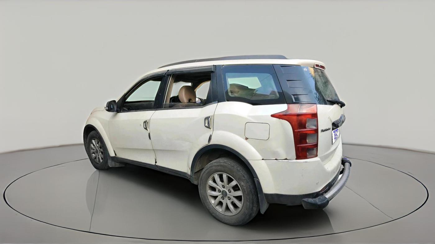 2015 Mahindra XUV500 W10, Diesel, Manual, 1,29,720 km, exterior