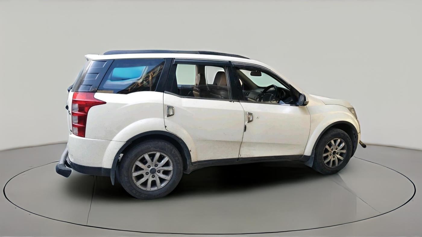 2015 Mahindra XUV500 W10, Diesel, Manual, 1,29,720 km, exterior