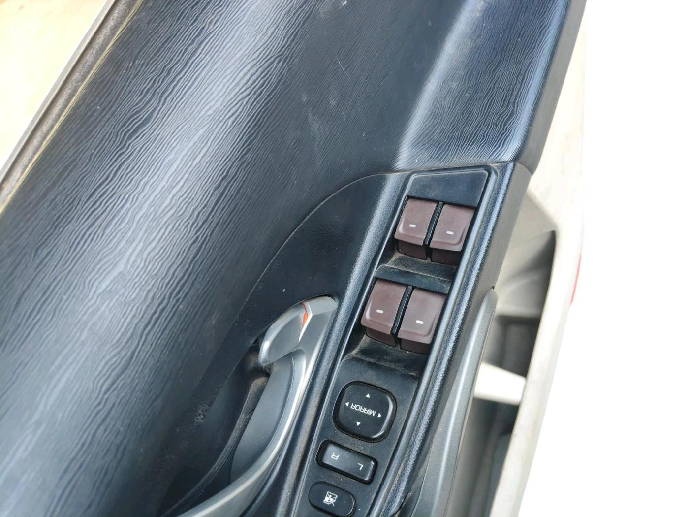 2015 Mahindra XUV500 W10, Diesel, Manual, 1,29,720 km, interior