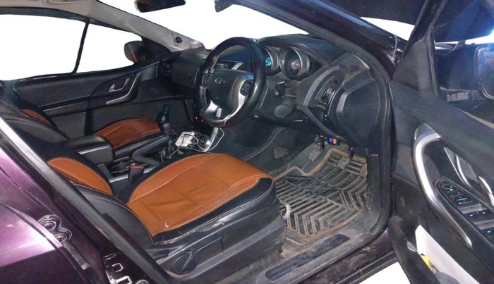 2018 Mahindra XUV500 W7, Diesel, Manual, 1,25,098 km, interior