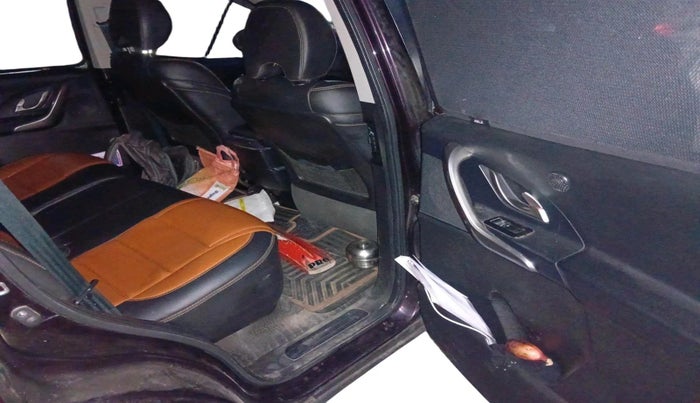 2018 Mahindra XUV500 W7, Diesel, Manual, 1,25,098 km, interior