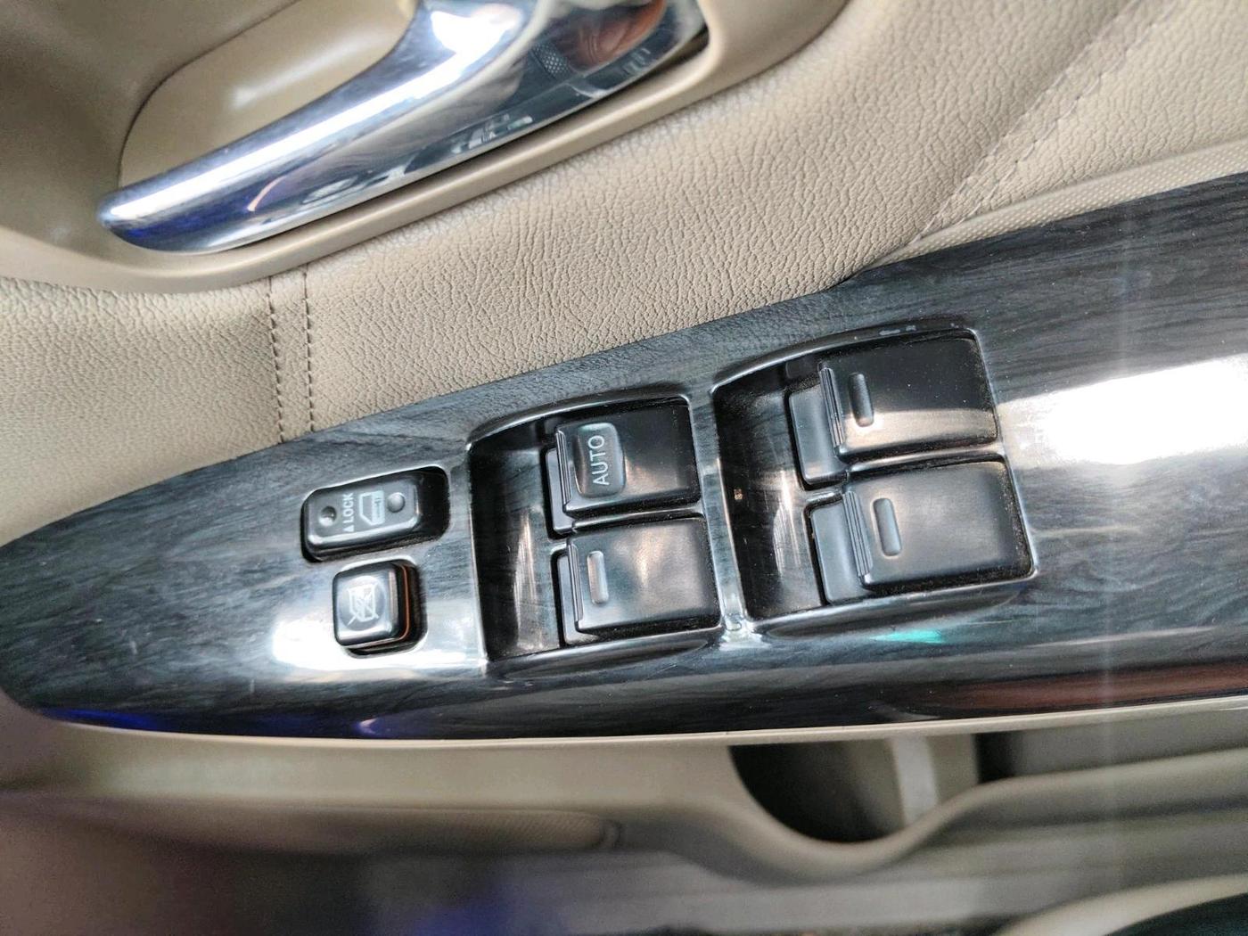 2012 Toyota Fortuner 3.0 4X2 AT, Diesel, Automatic, 1,47,498 km, interior