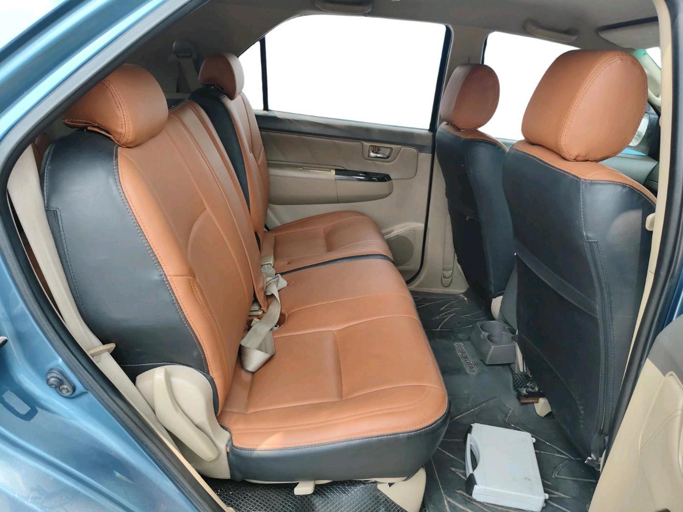 2012 Toyota Fortuner 3.0 4X2 AT, Diesel, Automatic, 1,47,498 km, interior