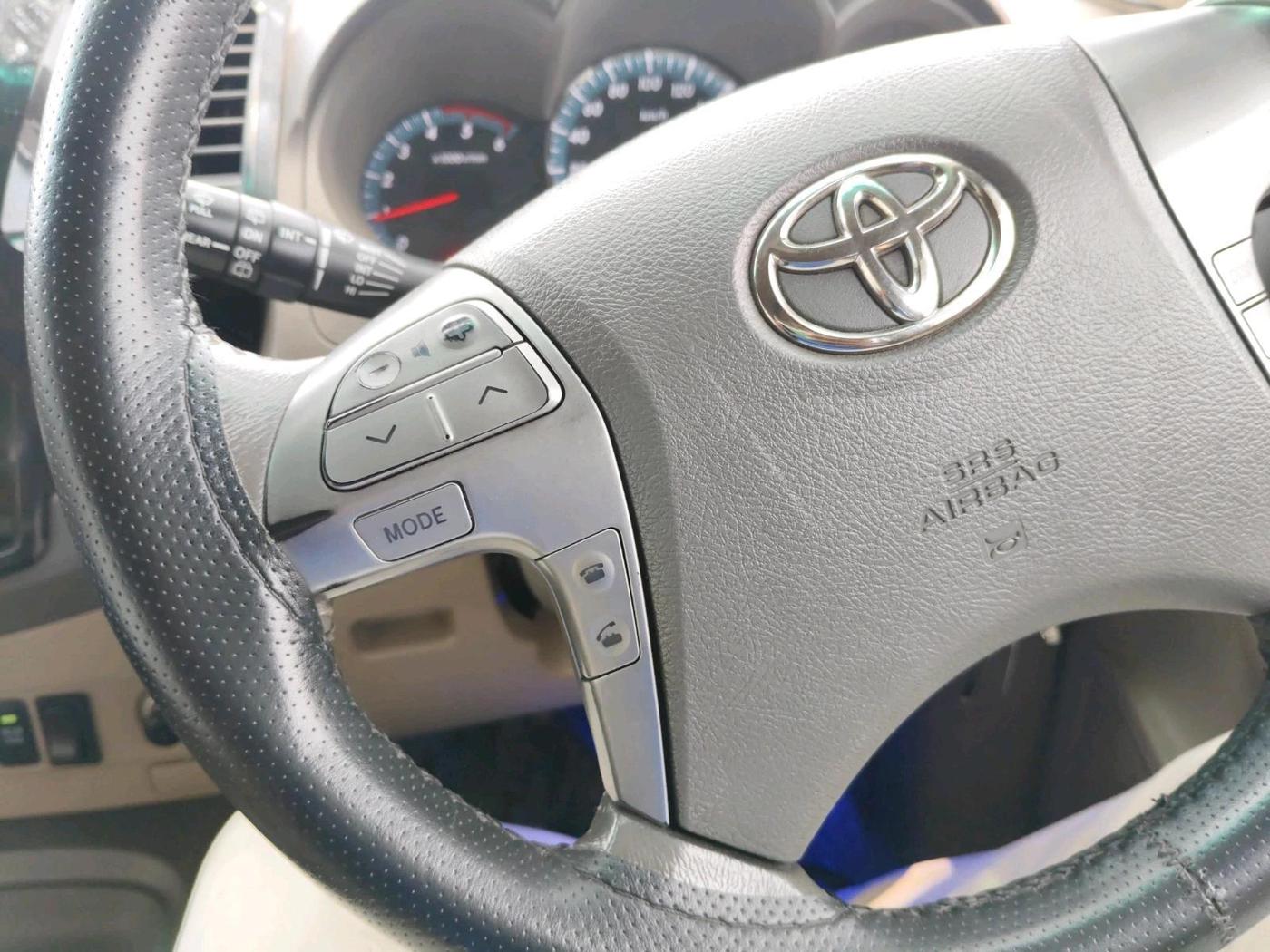 2012 Toyota Fortuner 3.0 4X2 AT, Diesel, Automatic, 1,47,498 km, interior
