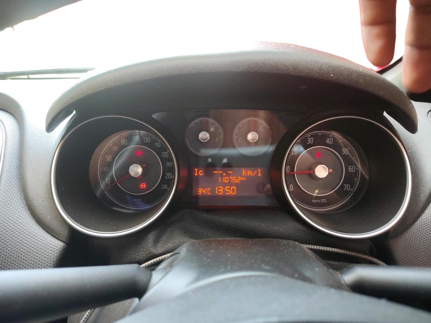 2016 Fiat Punto EVO EMOTION 1.3 MULTIJET, Diesel, Manual, 1,10,752 km, interior