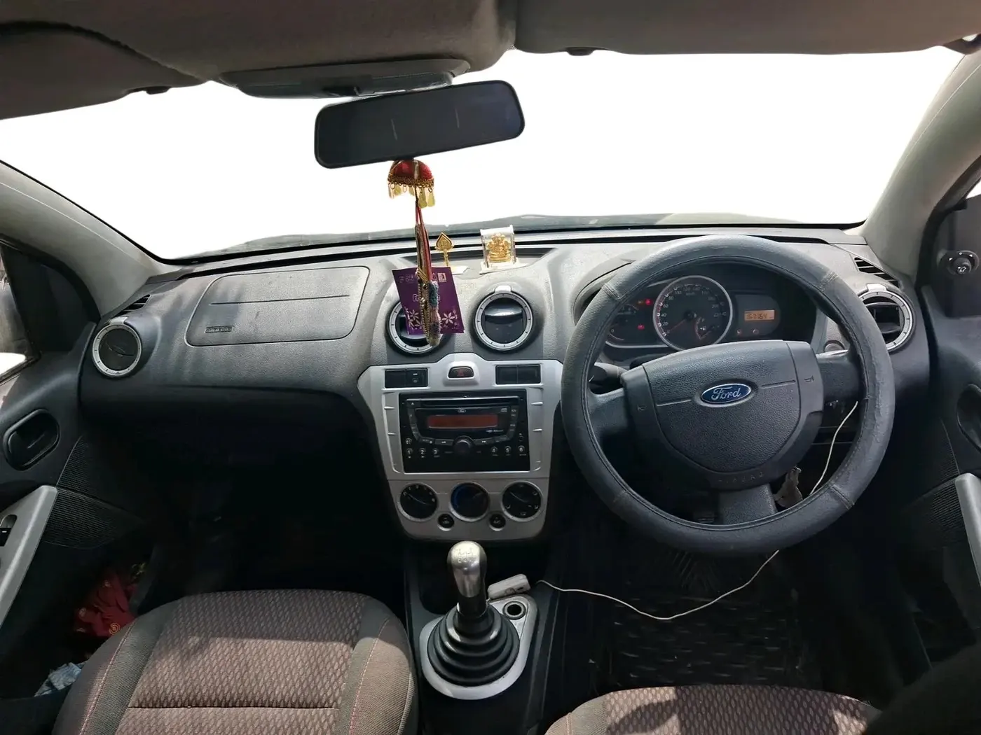 2011 Ford Figo TITANIUM 1.4 DIESEL, Diesel, Manual, 1,67,764 km, interior