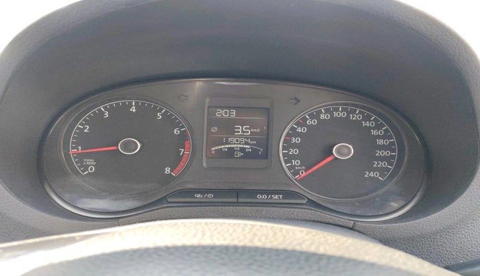 2017 Volkswagen Polo HIGHLINE1.2L, Petrol, Manual, 1,19,094 km, interior