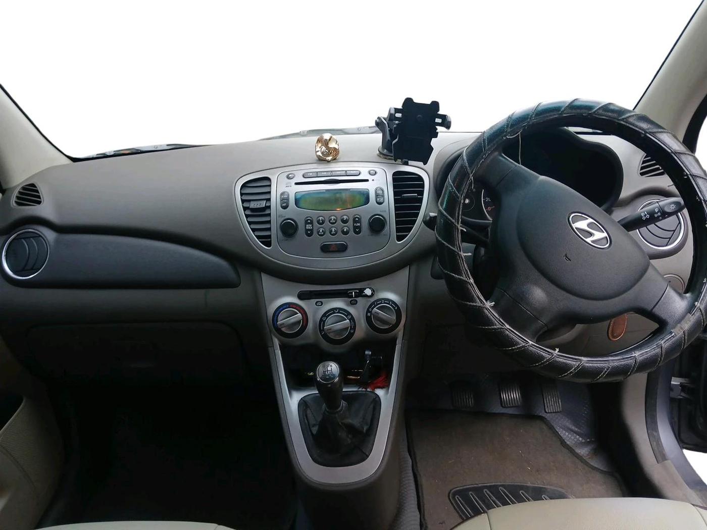 2014 Hyundai i10 SPORTZ 1.1, Petrol, Manual, 42,491 km, interior