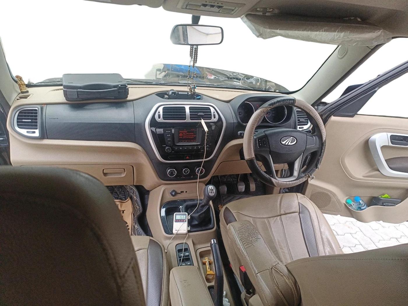 2017 Mahindra TUV300 T8, Diesel, Manual, 1,19,563 km, interior