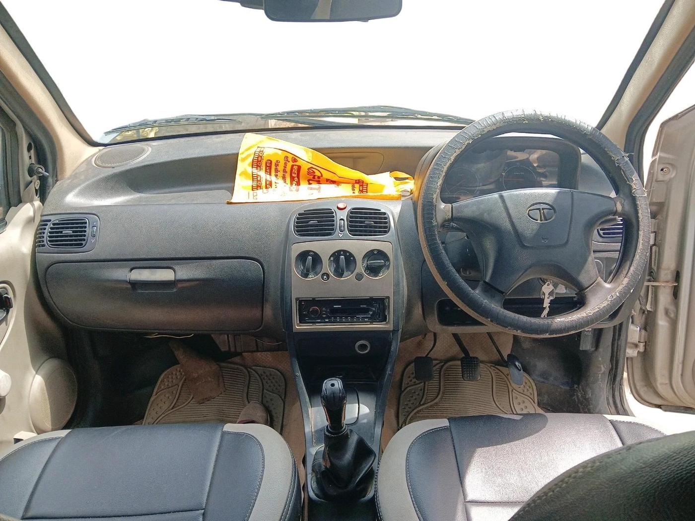 2013 Tata Indica V2 LS DIESEL, Diesel, Manual, 1,21,244 km, interior