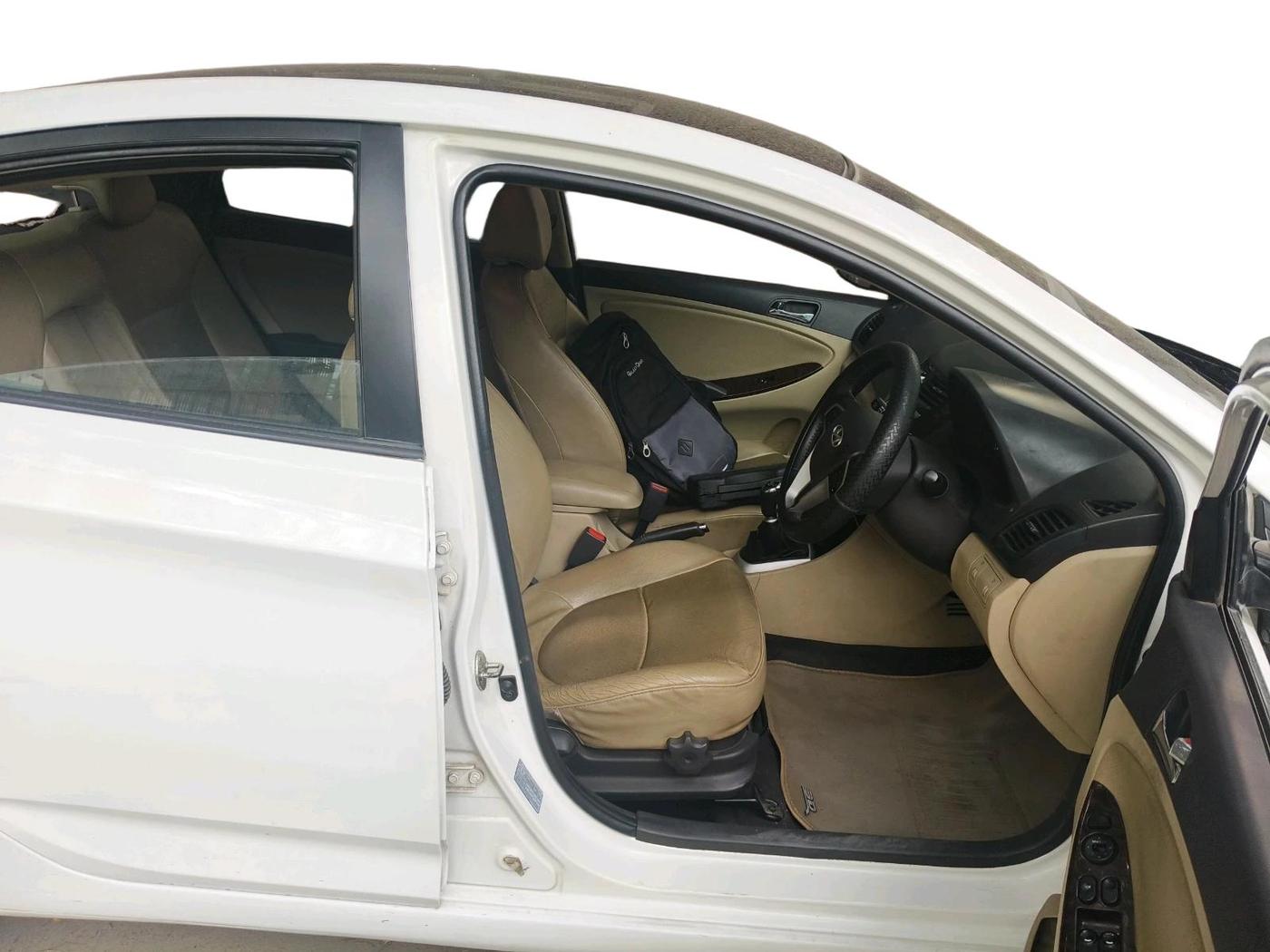 2014 Hyundai Verna FLUIDIC 1.6 VTVT SX, Petrol, Manual, 1,01,524 km, interior