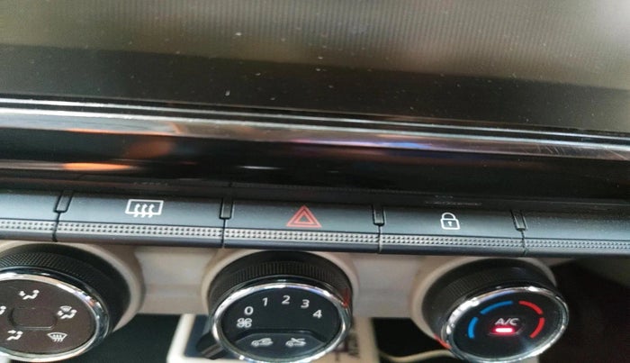 2019 Renault TRIBER RXZ, Petrol, Manual, 76,335 km, interior