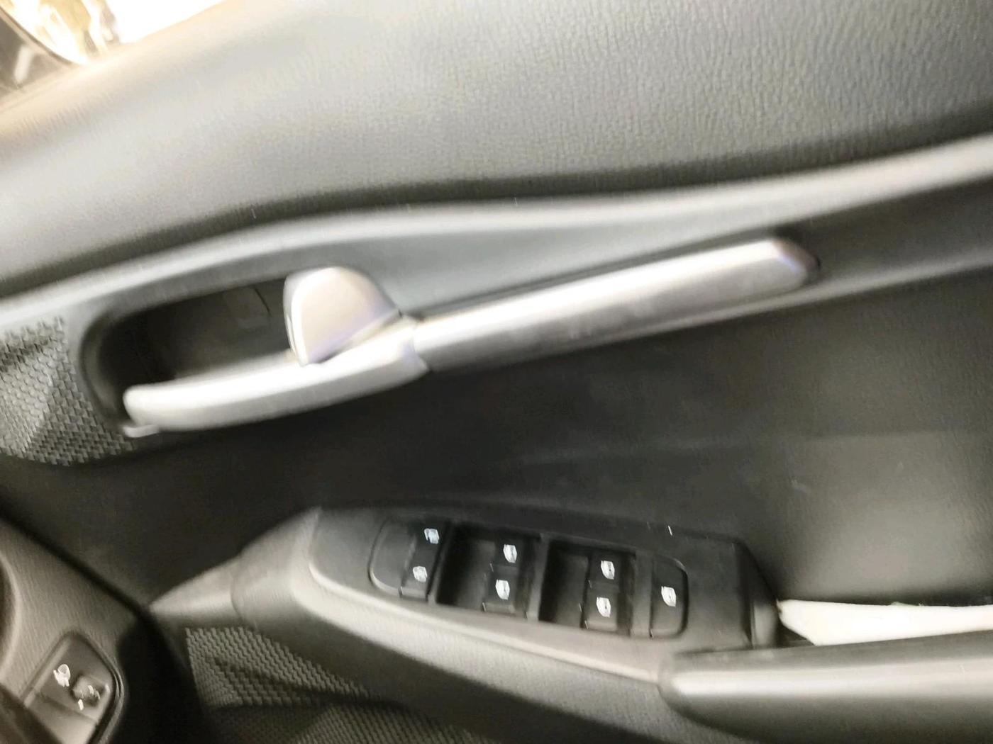 2021 KIA SELTOS HTE 1.5 PETROL, Petrol, Manual, 77,727 km, interior
