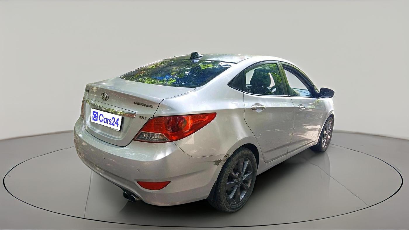 2012 Hyundai Verna FLUIDIC 1.6 CRDI SX AT, Diesel, Automatic, 1,96,421 km, exterior