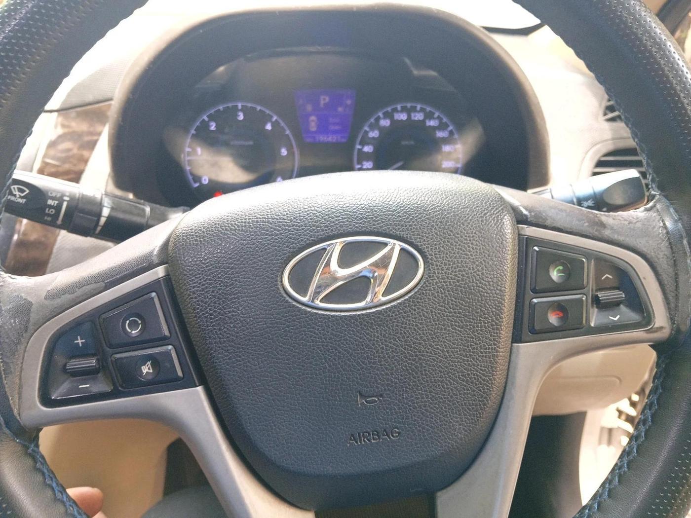 2012 Hyundai Verna FLUIDIC 1.6 CRDI SX AT, Diesel, Automatic, 1,96,421 km, interior
