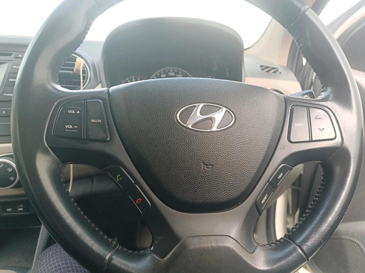 2015 Hyundai Grand i10 ASTA 1.2 KAPPA VTVT, Petrol, Manual, 68,890 km, interior