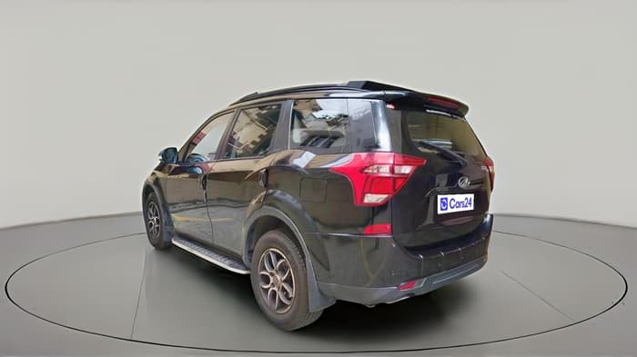 2021 Mahindra XUV500 W7 AT, Diesel, Automatic, 62,950 km, exterior