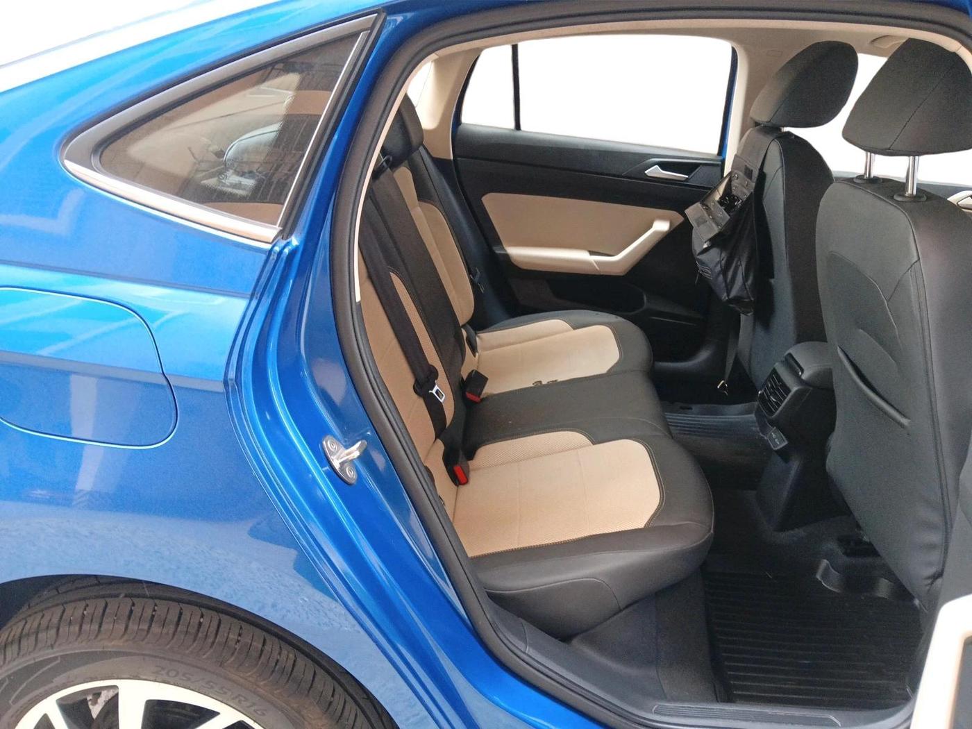 2023 Volkswagen VIRTUS TOPLINE TSI 1.0 AT, Petrol, Automatic, 8,396 km, interior