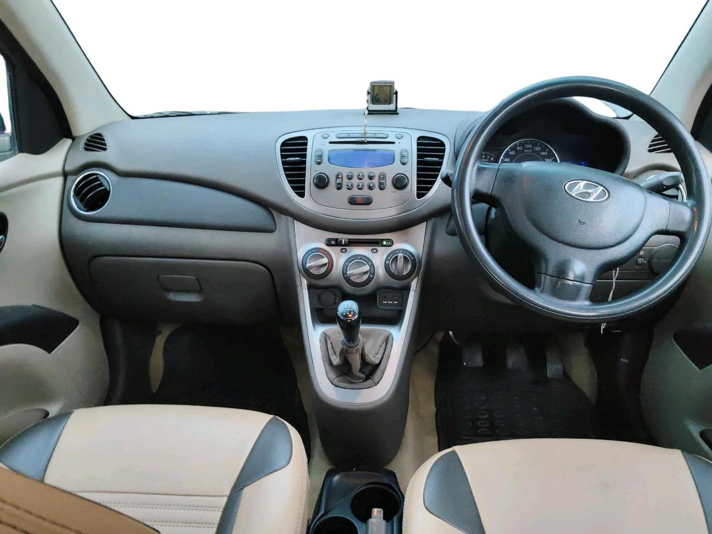 2012 Hyundai i10 SPORTZ 1.2, Petrol, Manual, 97,016 km, interior