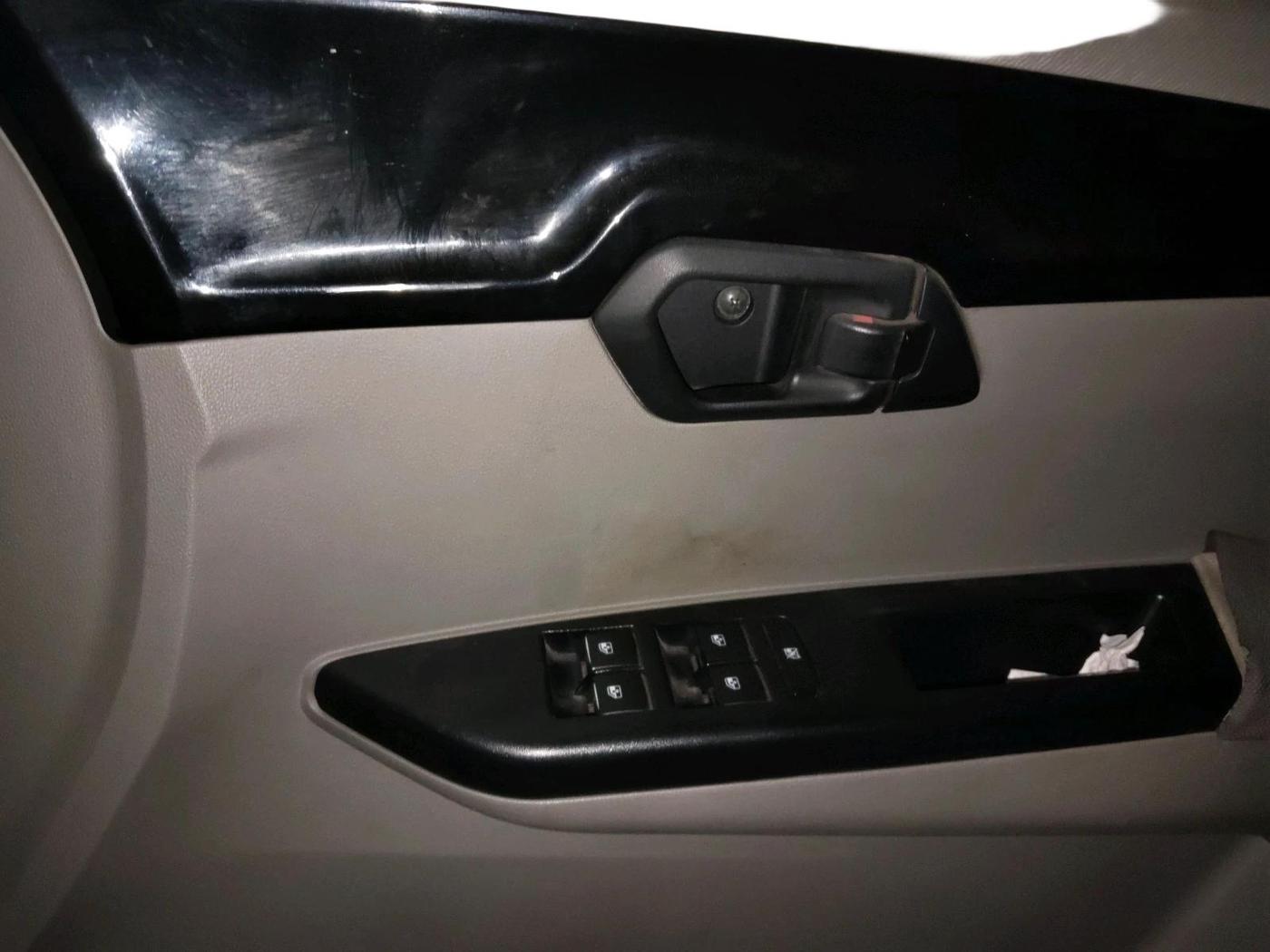 2016 Mahindra Kuv100 K6 D 6 STR, Diesel, Manual, 1,35,102 km, interior