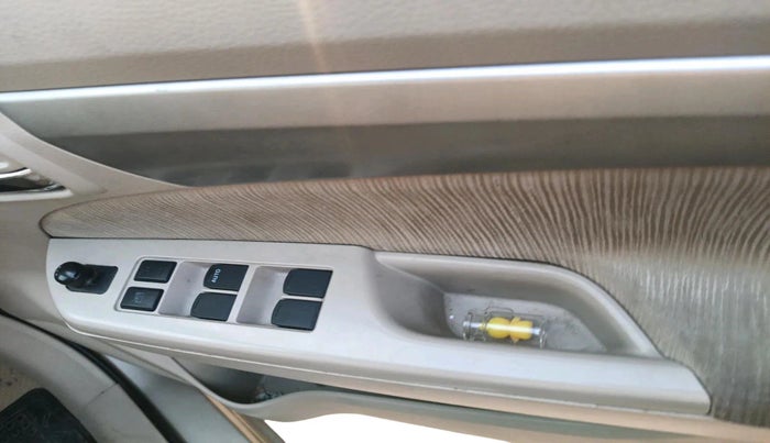 2012 Maruti Ertiga ZXI, Petrol, Manual, 1,79,370 km, interior