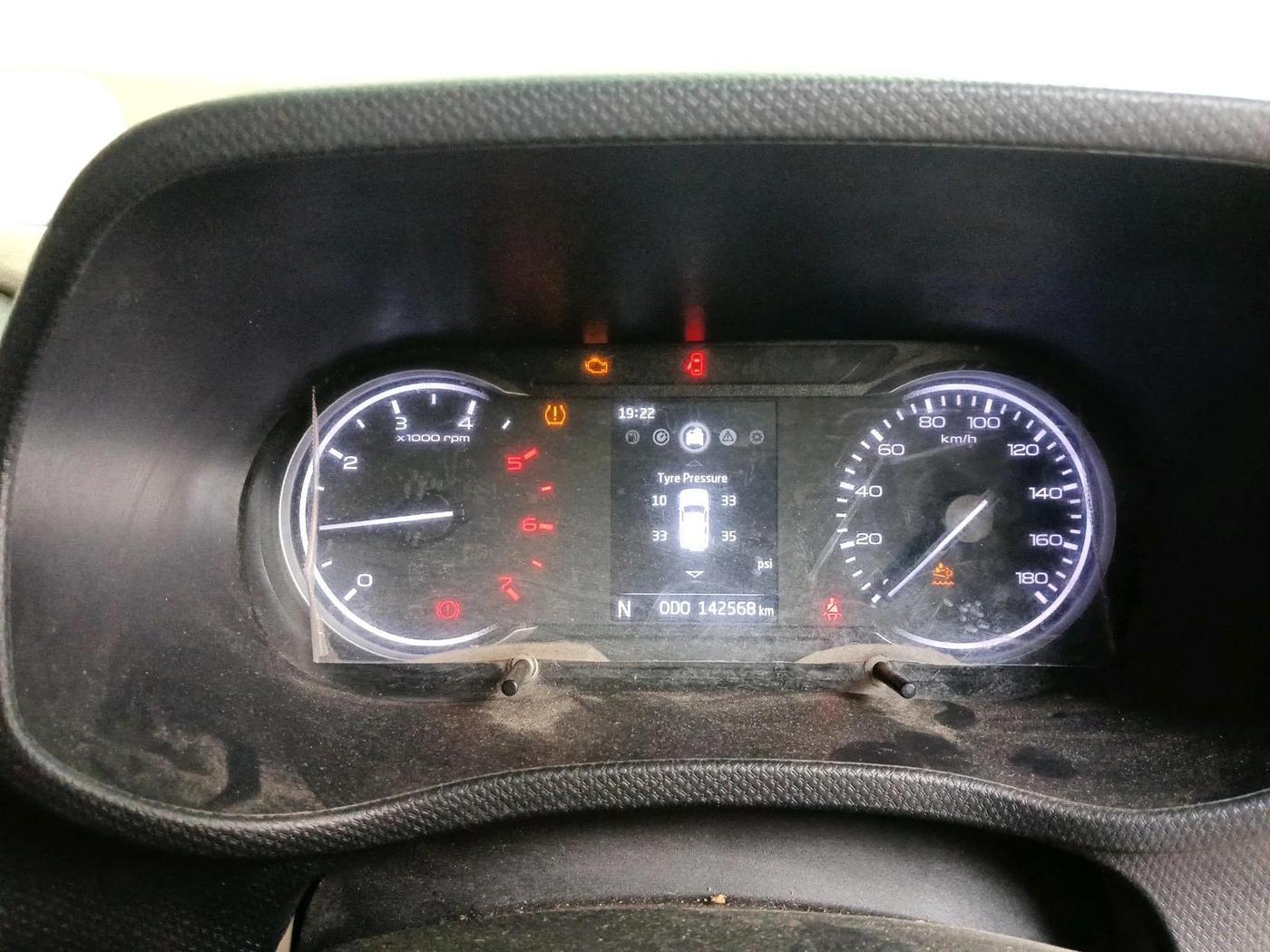 2023 Mahindra BOLERO NEO N 4, Diesel, Manual, 1,42,568 km, interior