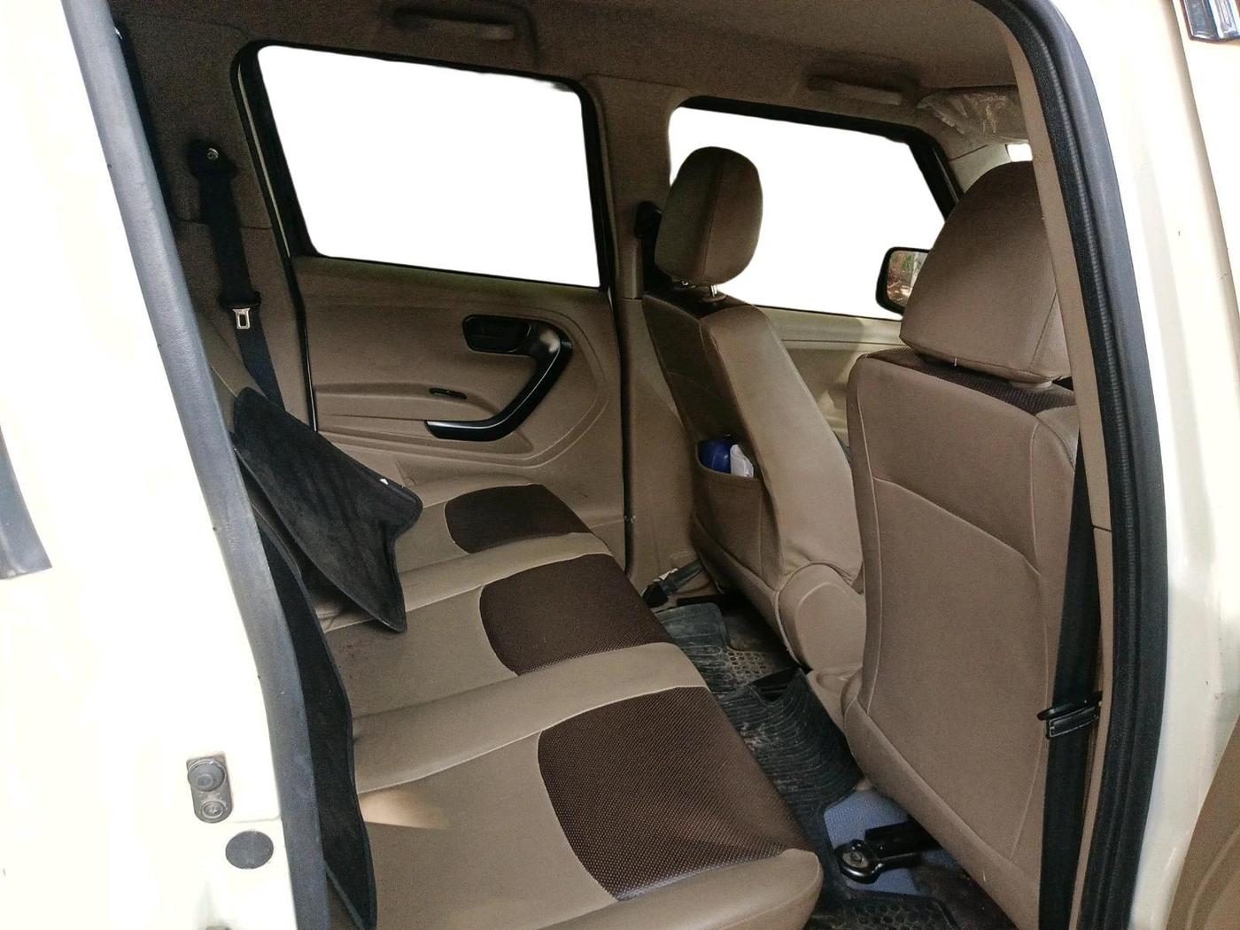 2023 Mahindra BOLERO NEO N 4, Diesel, Manual, 1,42,568 km, interior