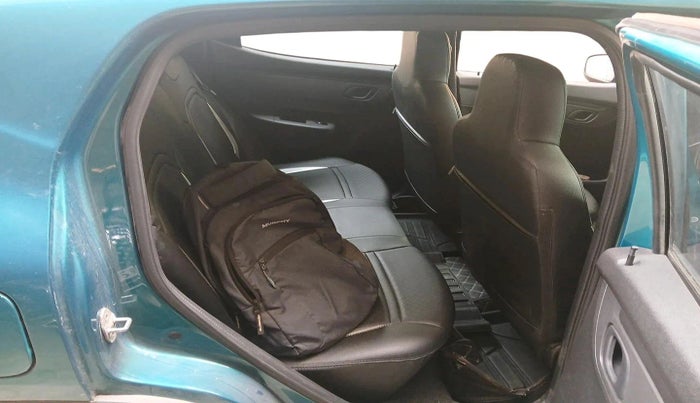 2022 Renault Kwid RXT 1.0 AMT (O), Petrol, Automatic, 28,689 km, interior