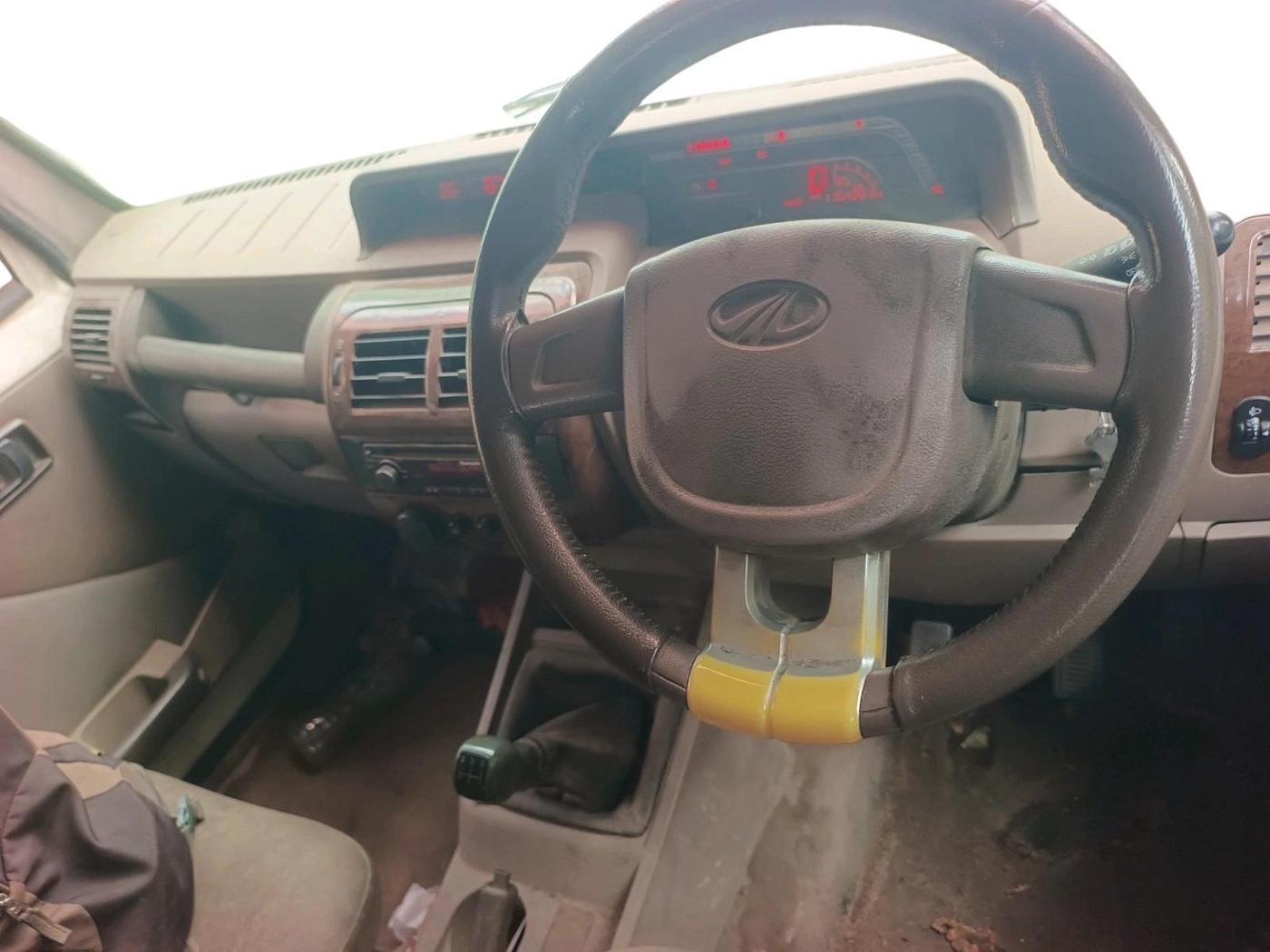 2014 Mahindra Bolero ZLX BS IV, Diesel, Manual, 1,16,428 km, interior