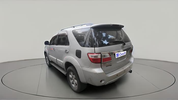 2011 Toyota Fortuner 3.0 4X4 MT, Diesel, Manual, 2,64,174 km, exterior