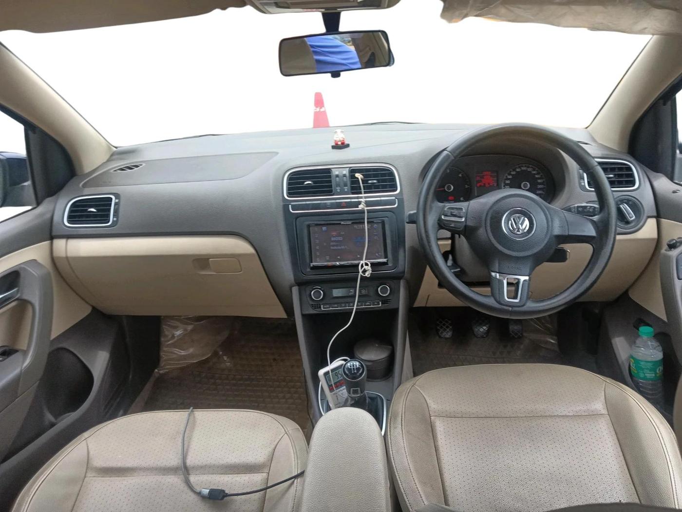 2012 Volkswagen Vento HIGHLINE DIESEL 1.6, Diesel, Manual, 1,69,856 km, interior