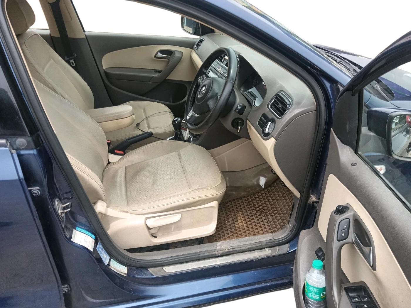 2012 Volkswagen Vento HIGHLINE DIESEL 1.6, Diesel, Manual, 1,69,856 km, interior