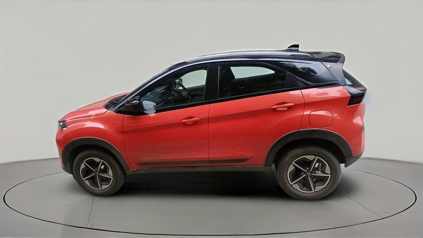 2023 Tata NEXON FEARLESS + SUNROOF DCA DUAL TONE 1.2 PETROL, Petrol, Automatic, 12,756 km, exterior