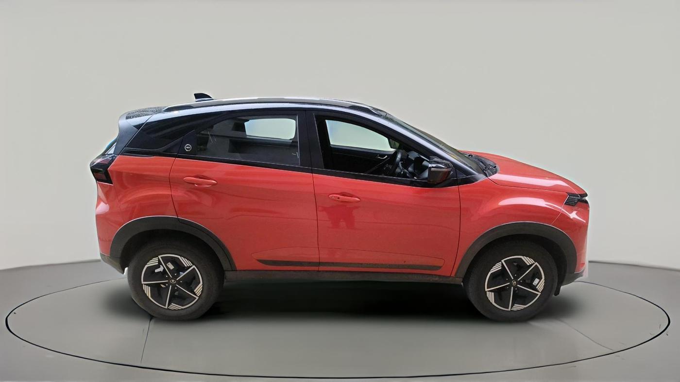 2023 Tata NEXON FEARLESS + SUNROOF DCA DUAL TONE 1.2 PETROL, Petrol, Automatic, 12,756 km, exterior