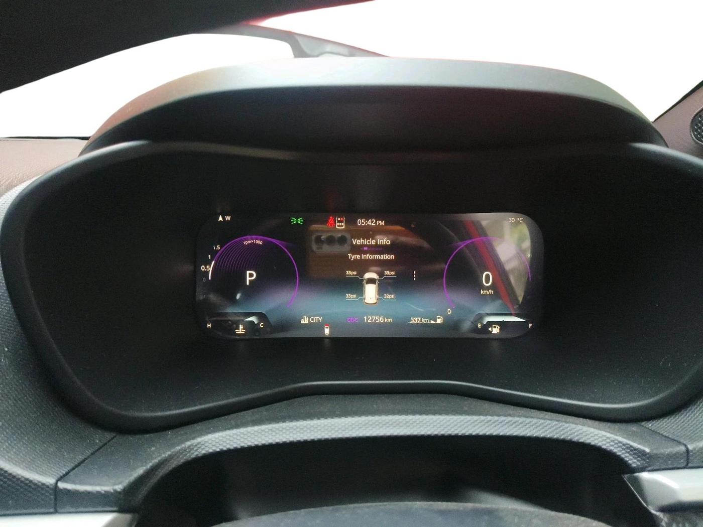 2023 Tata NEXON FEARLESS + SUNROOF DCA DUAL TONE 1.2 PETROL, Petrol, Automatic, 12,756 km, interior
