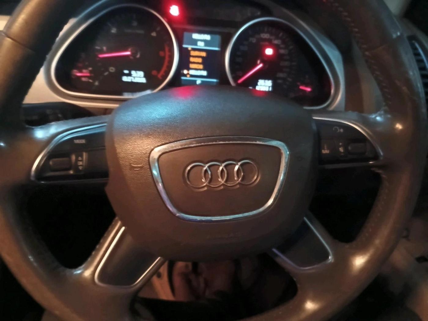 2014 Audi Q7 3.0 TDI QUATTRO, Diesel, Automatic, 1,29,831 km, interior