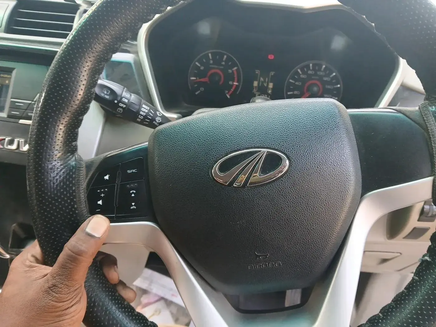 2017 Mahindra Kuv100 K8 6 STR, Petrol, Manual, 65,000 km, interior